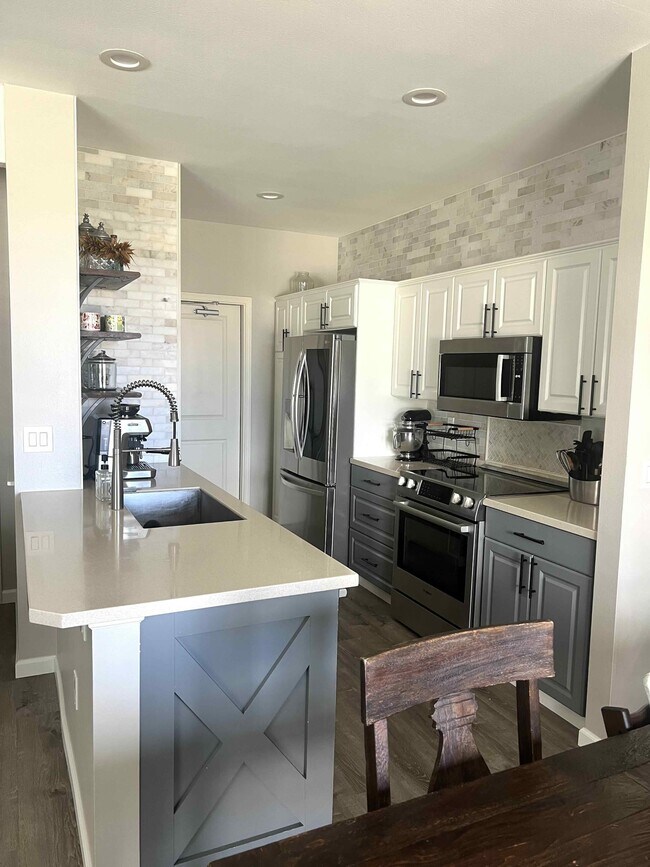 Photo - 91-6221-6221 Kapolei Pkwy