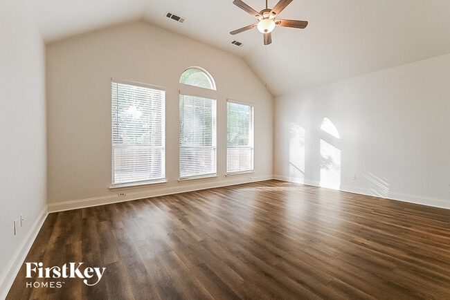 Photo - 8606 Granville Dr