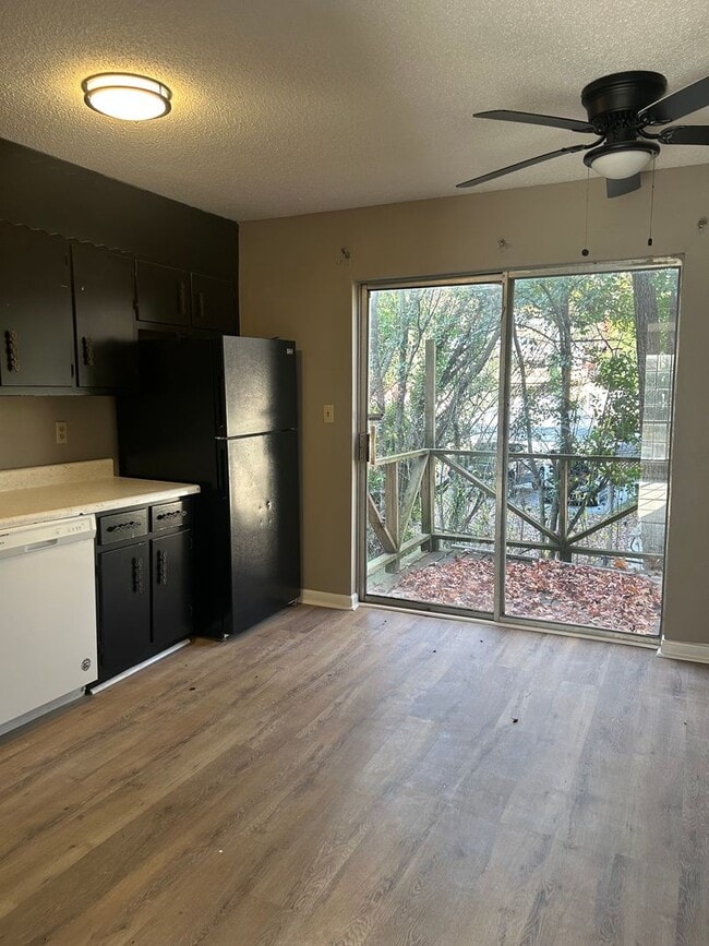 Building Photo - 3653 Shirl Jo Ln Unit B