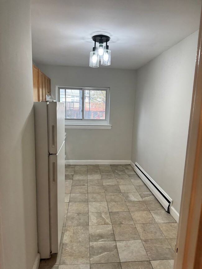 Building Photo - Great 2 bedroom Available 1/1/26