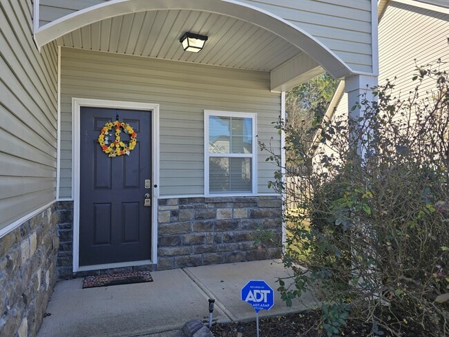 Photo - 215 Claudia Dr