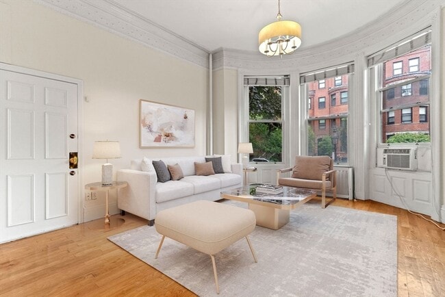 Building Photo - 354 Marlborough St Unit 3