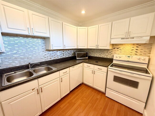 Photo - 9301 SW 92nd Ave Unit A309
