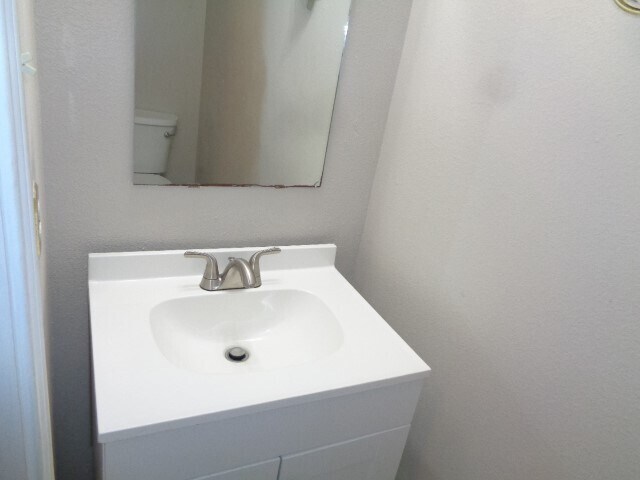 Photo - 810 Oak W Dr