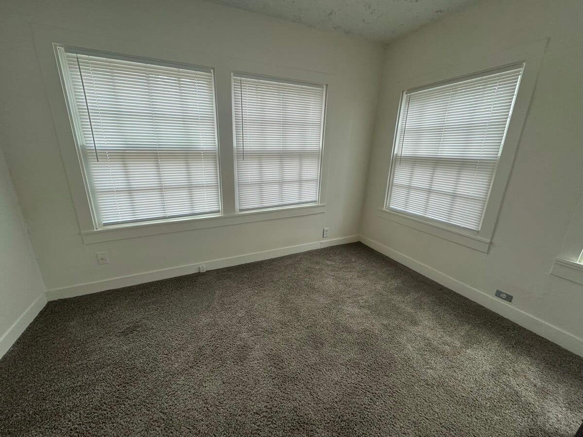 Photo - 715 Oscar Smith St