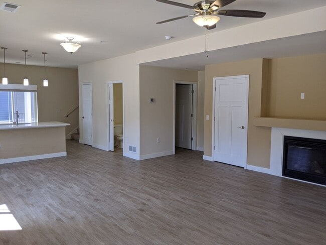 Photo - 1325 Bunker Hill Dr