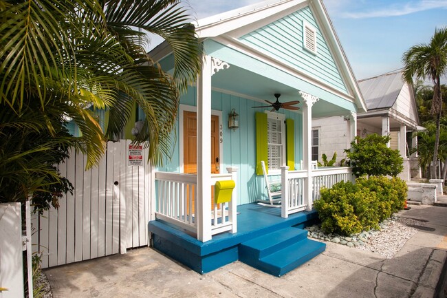 Key West Charm Meets Modern Elegance: Ench... - Key West Charm Meets Modern Elegance: Ench... House