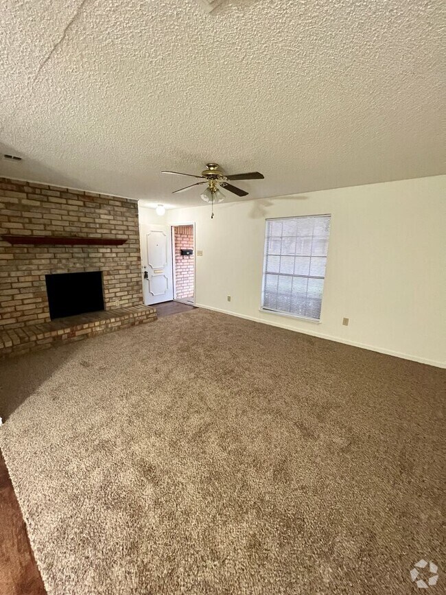 Building Photo - Duplex Rental