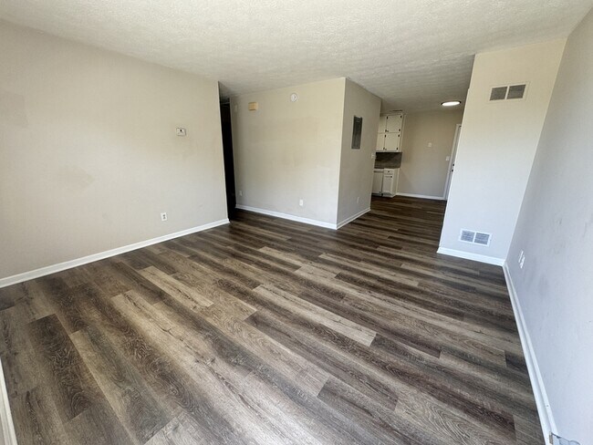 Photo - 117 Appleton Blvd