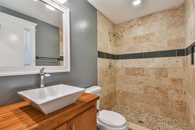 Photo - 18659 Clover Path