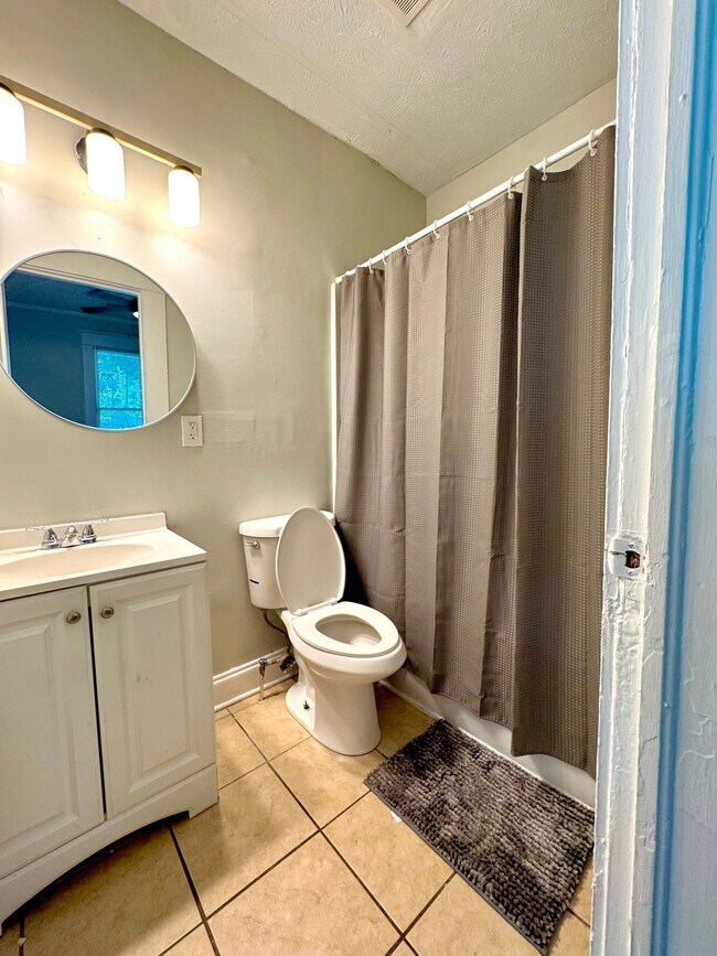 658 Cascade Ave SW Unit A