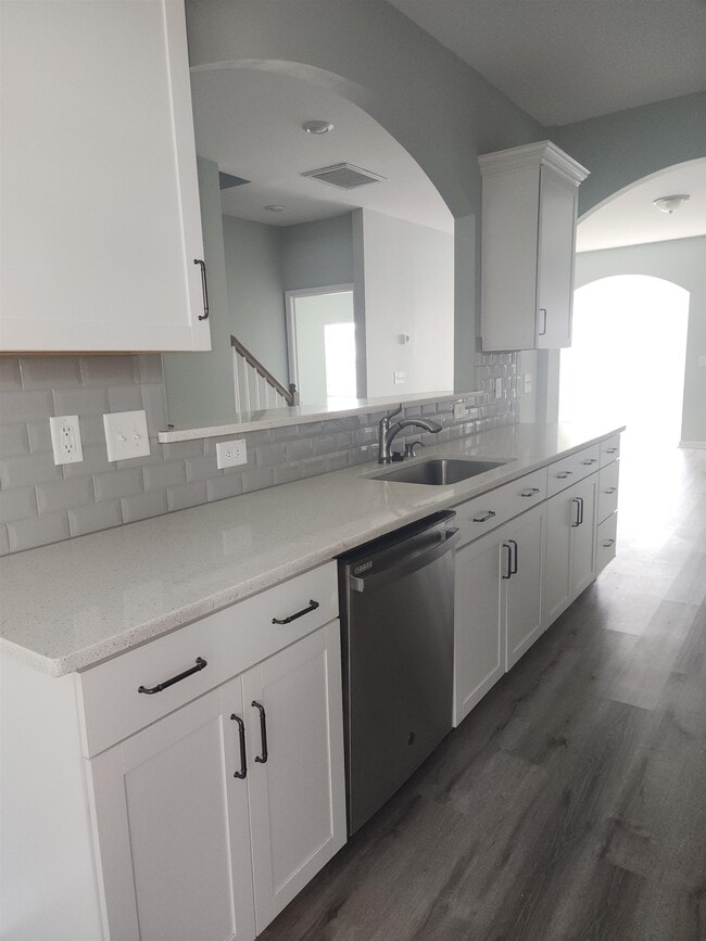 Photo - 5527 Redleaf Rose Dr