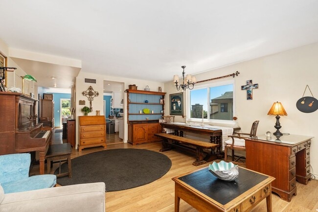 3068 Zell Dr