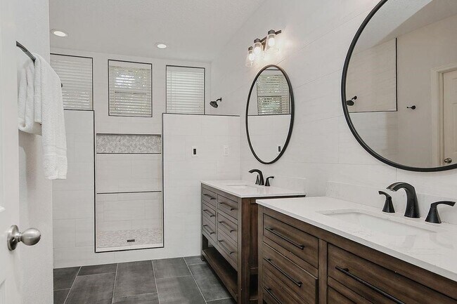 Photo - 12374 Lake Vista Dr