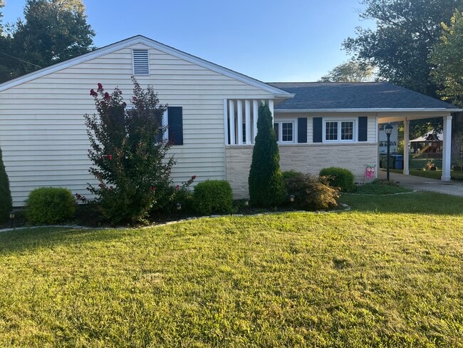 Photo - 304 Browning Ln