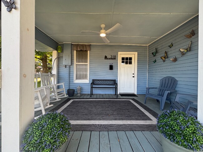 Photo - 318 S Woodland Heights St Casa