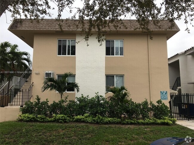 Building Photo - 960 Biarritz Dr Unit 6 Rental
