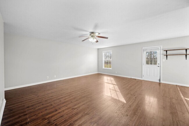 Photo - Spacious 3-Bedroom, 2-Bath Home with Over 2,000 Sq. Ft. in Oak Grove