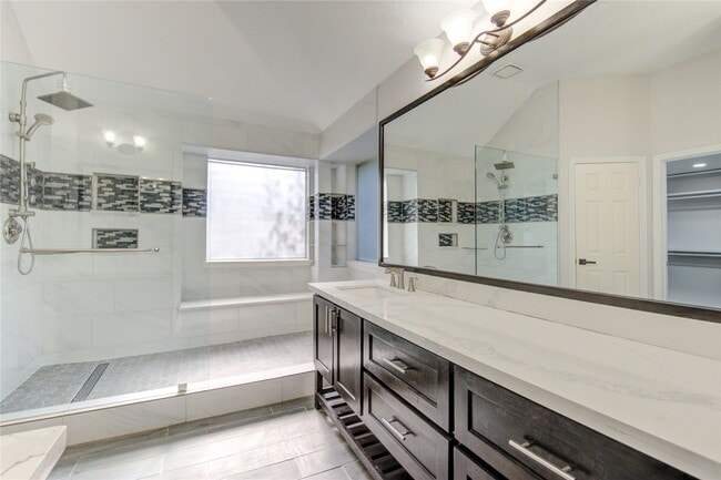 Photo - 115 Crimson Bay Dr