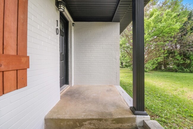 Photo - 10 Lexington Dr