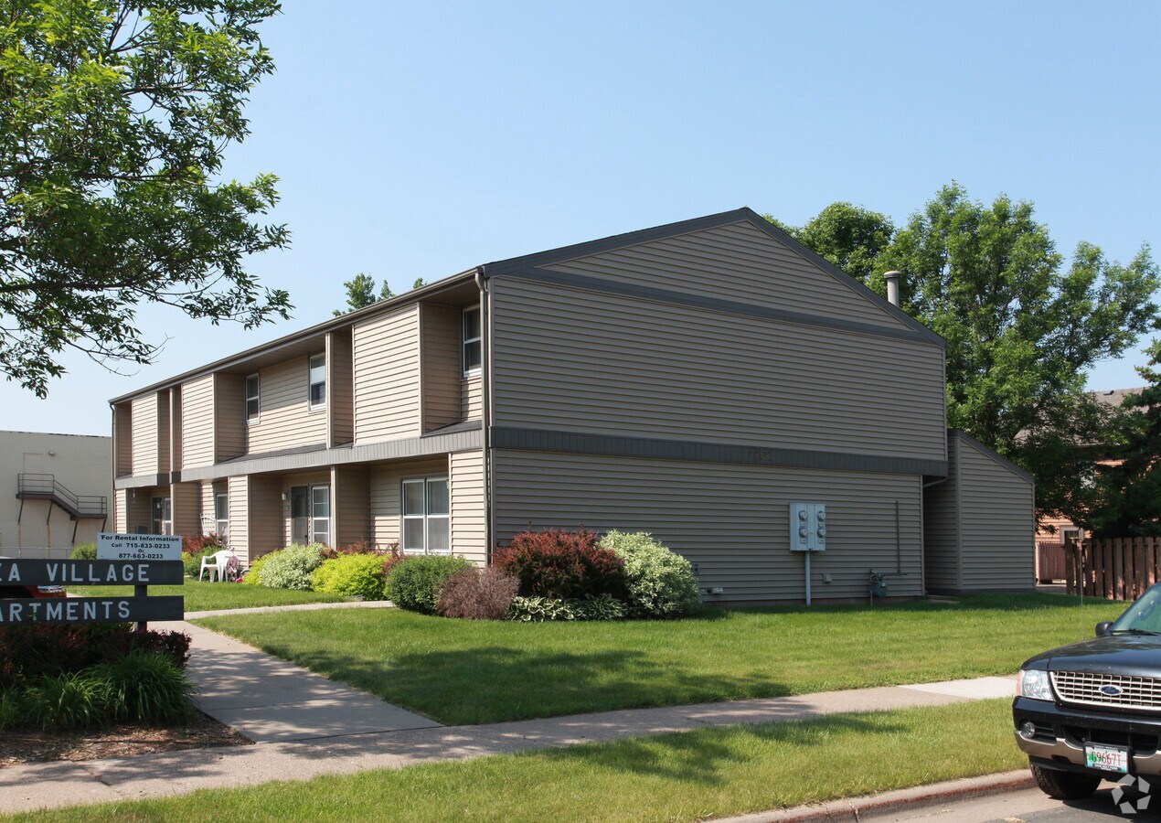 Photo - Plaza Village