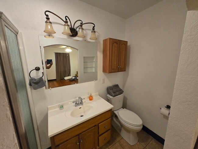 Photo - 404 Crescent Dr