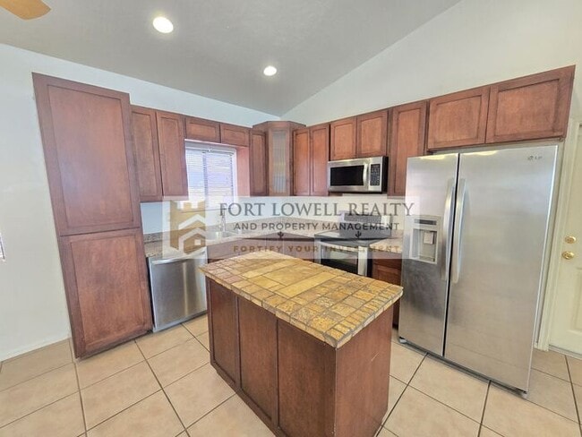 920 W Starr Pass Blvd