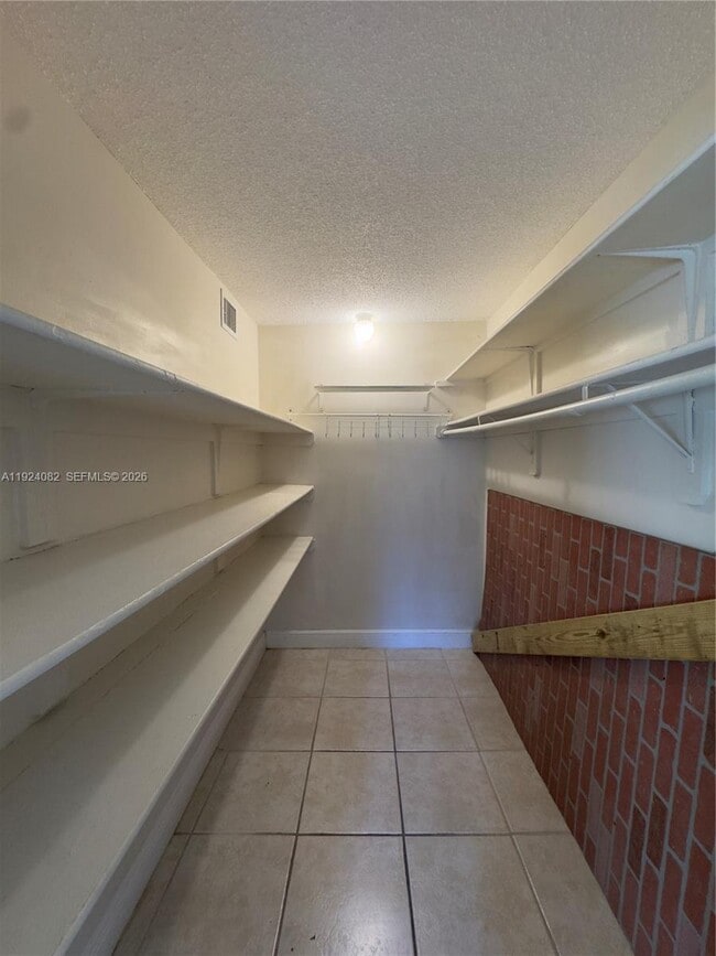 Photo - 6930 Miami Gardens Dr Unit 1-307