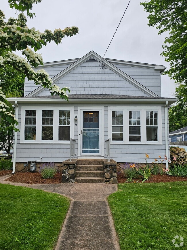 Building Photo - 45 Harding Ave Rental