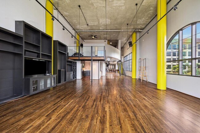 Photo - 1914 W Gray St Condo Unit 108