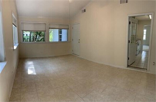 Photo - 1437 Alpine Dr