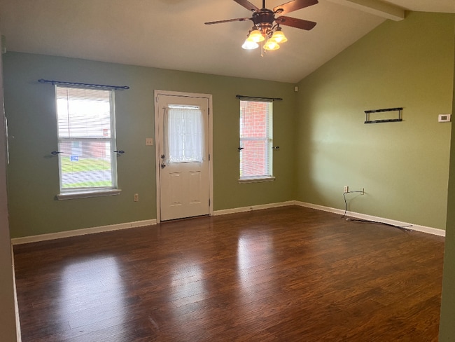 Photo - 1705 Briarwood St