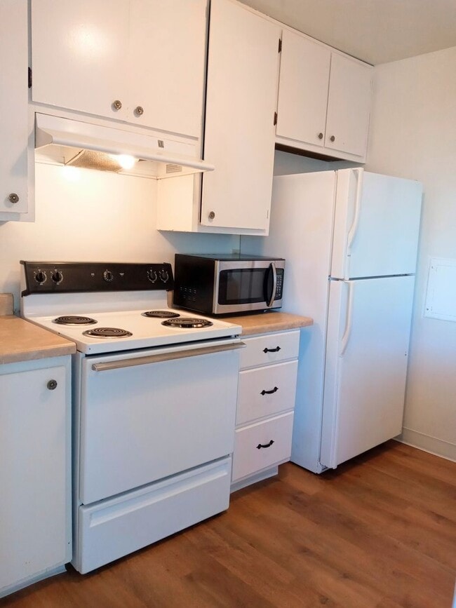 Photo - Ground Floor 2bd Condo With On-site Laundr... Unit 1