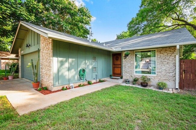 Photo - 4702 Gray Fox Dr