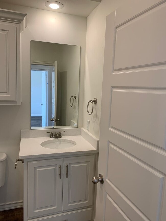 Photo - Beautiful brand new!! All the bells and whistles . Unidad B(2)