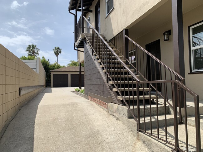 Stairs to 846 - 846 Manhattan Beach Blvd Apartamentos Unidad 846 MB Blvd