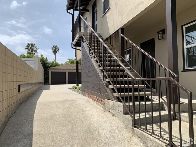 Building Photo - 846 Manhattan Beach Blvd Unit 846 MB Blvd Rental