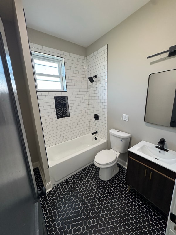 Photo - 4956 W Erie St