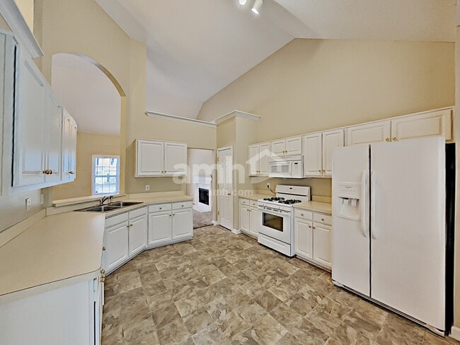 Photo - 5759 Newnan Cir