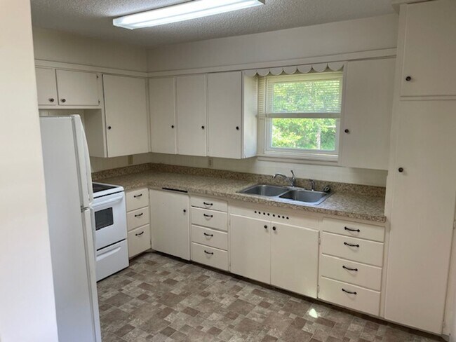 Photo - Spacious 4 bedroom house