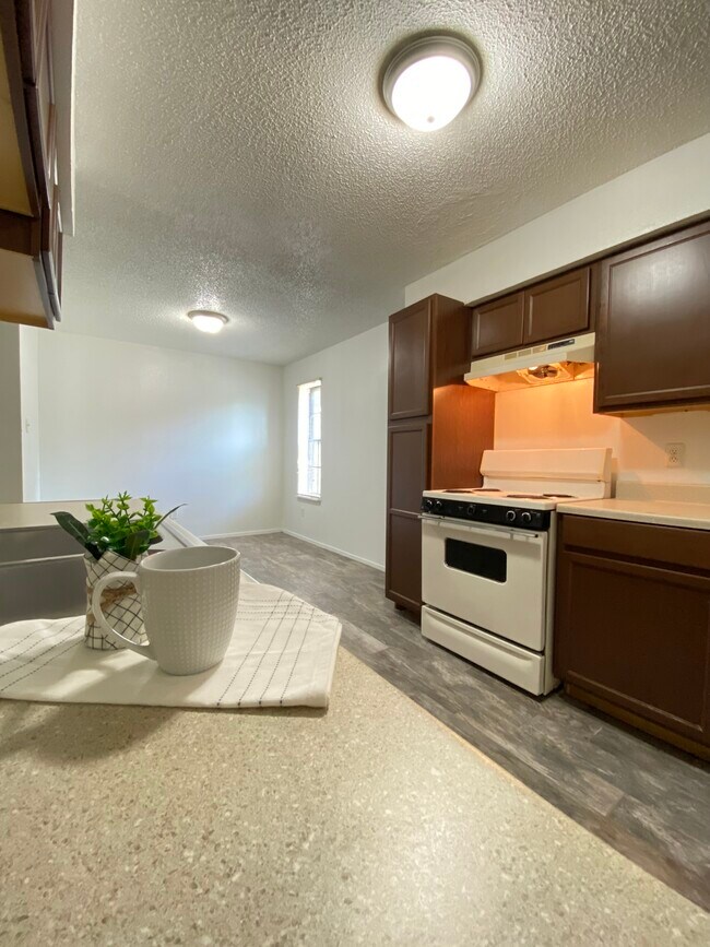 Photo - Normangee Apartments