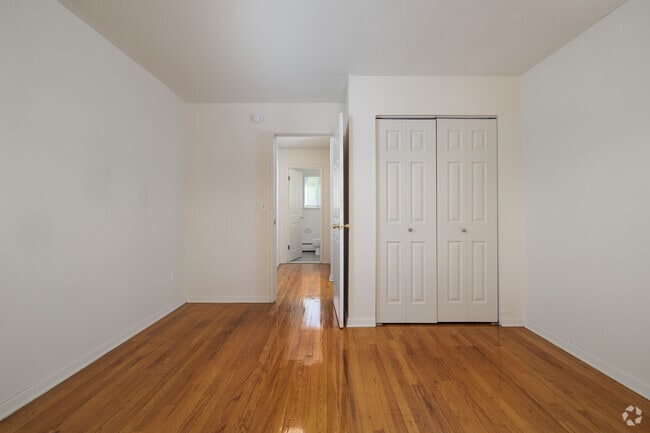 1BR, 1BA - 650SF - Primary Bedroom