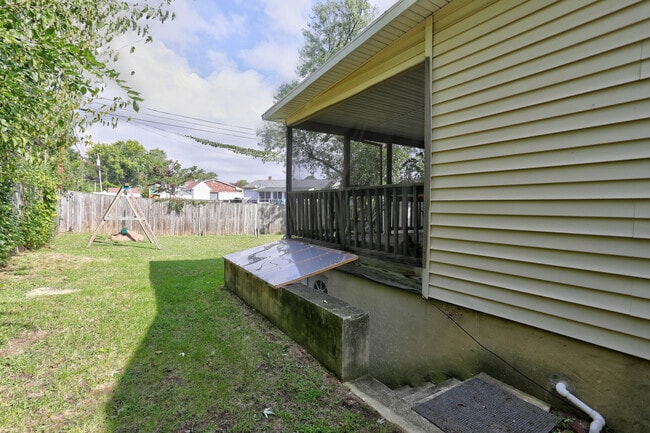 Covered Private Entrance - 508 Wellham Ave Unit Basement