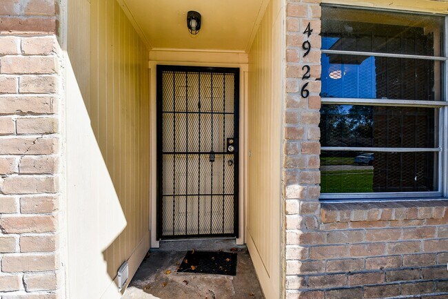 Photo - 4926 Ridgestone St