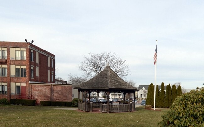 Building Photo - 54 Haverhill St