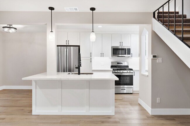 Photo - Fully Updated 2 Bedroom 1 Bath Condo