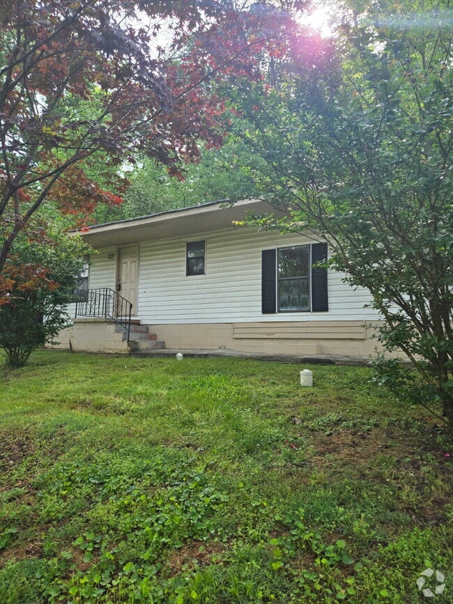 Building Photo - Charming 2-Bed Gem on Ashmore Ave Rental