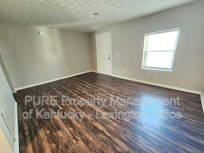 Photo - 427 Cardwell Ave Unit 2