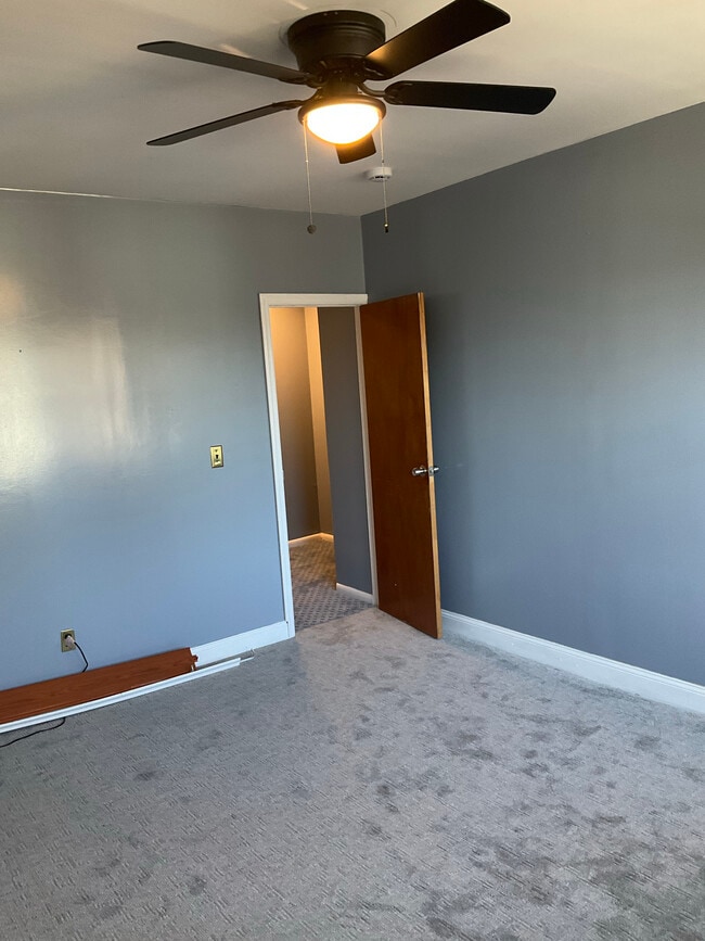Apartamento 2, habitación 1 - 4137 Boyd Ave Unidad Apt 2