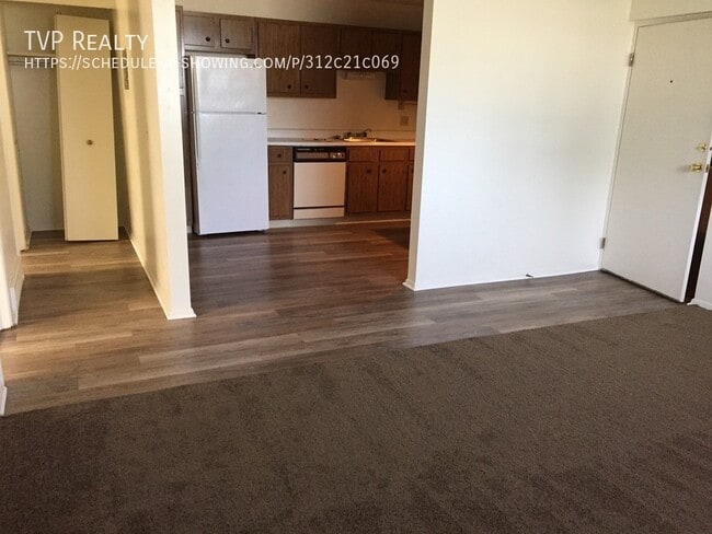 Building Photo - 1102 APT 1 East Erie Ave.-